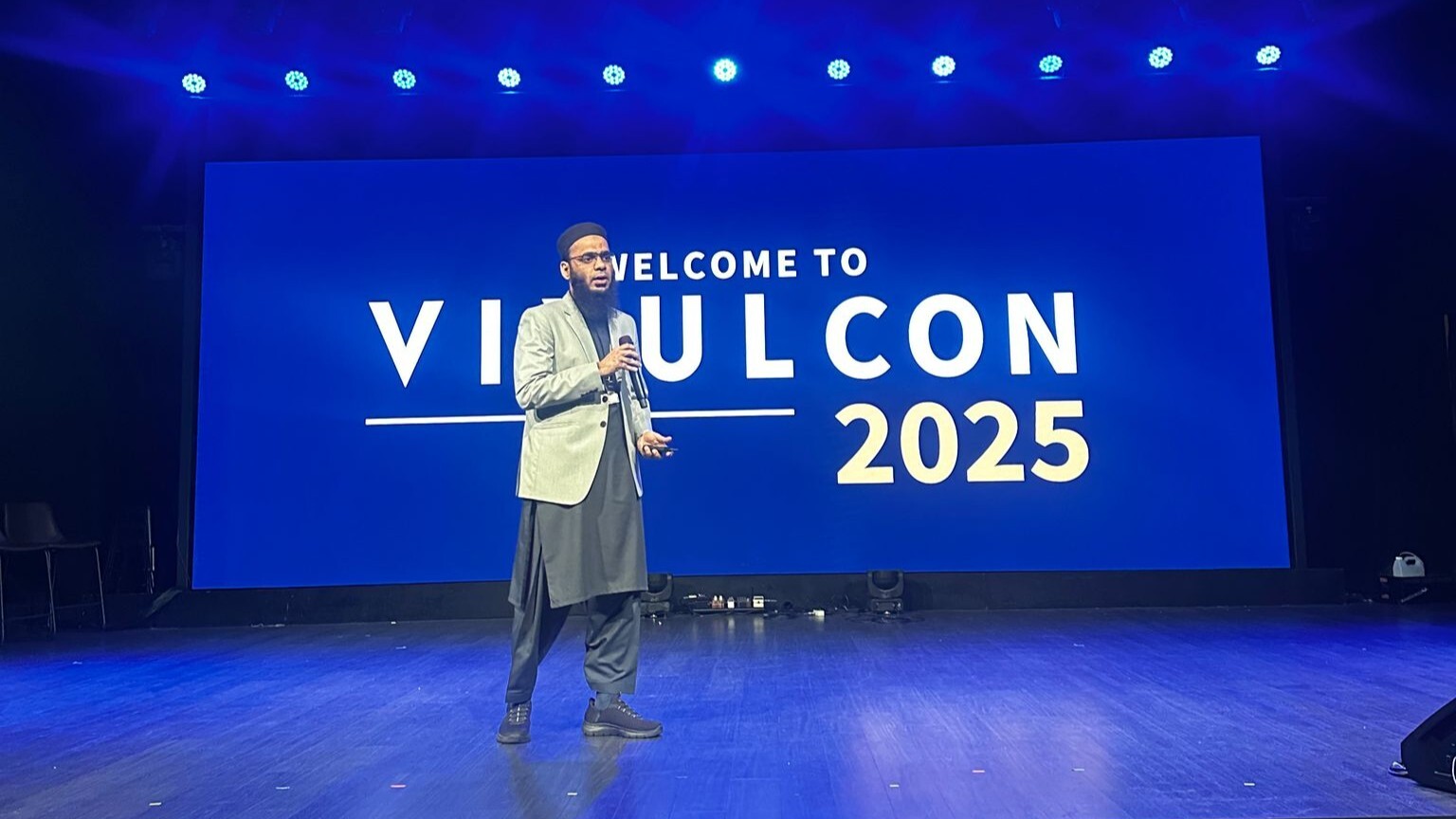 VixulCon 2025 Candid 39