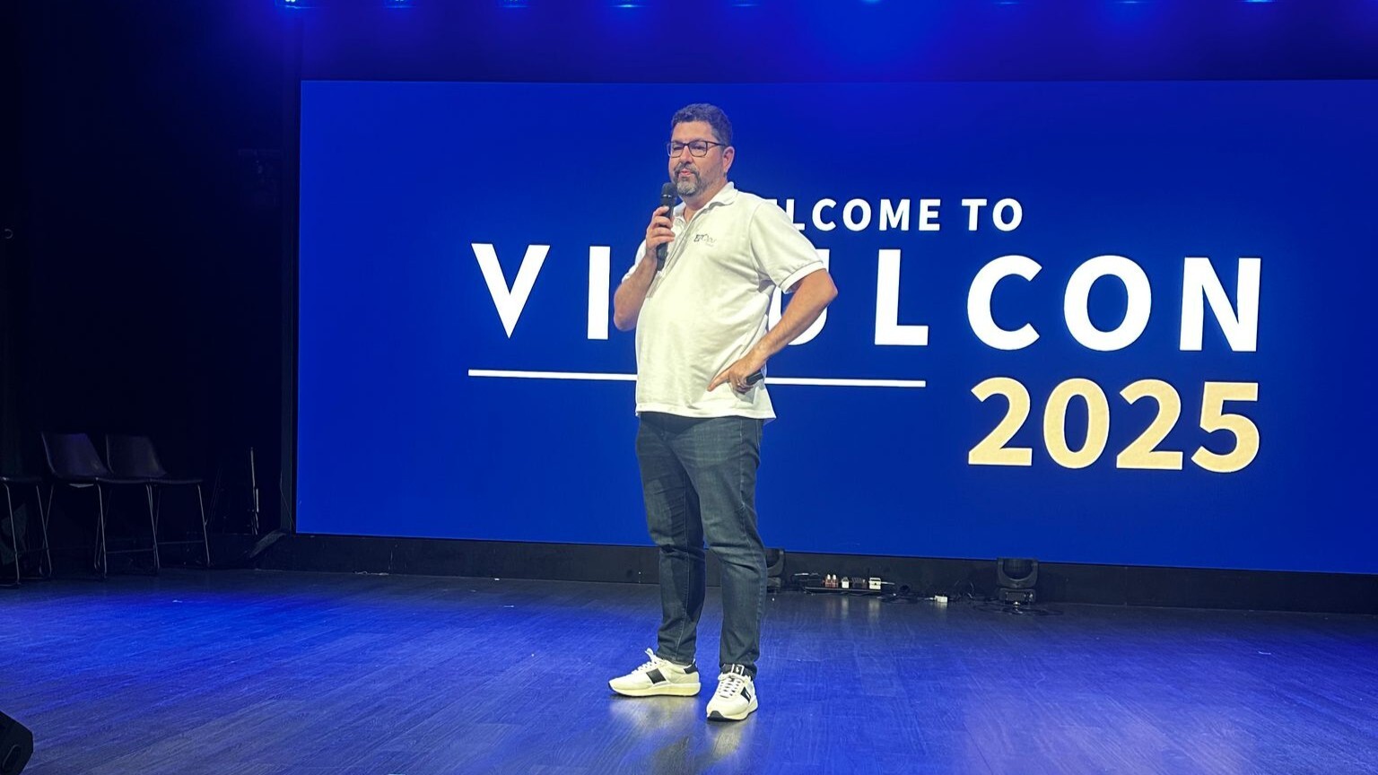 VixulCon 2025 Candid 22